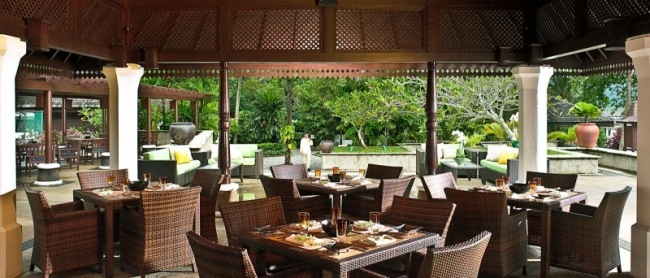 Traditionale Einrichtung Überdachte Terrasse-Rattanmöbel Restaurant-Luxus Resort Malaysia