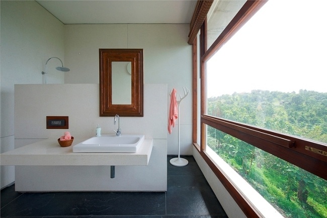 badezimmer weiß wohnhaus stein mit moderner architektur