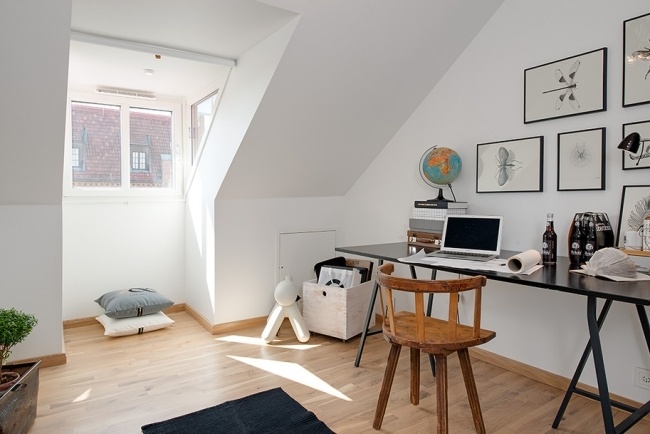 dachwohnung home office skandinavischer stil natürliches licht