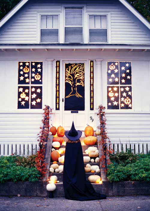 dekorationen halloween fassade ideen hexe kürbisse