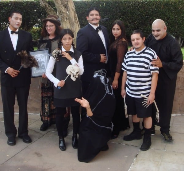 familie adams halloween schminktipps kostüm ideen aus horrorfilmen