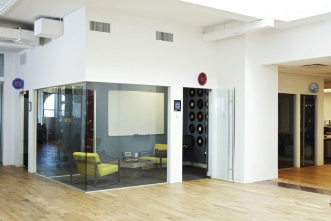 glaswände innenraum foursquare moderne office räume in soho
