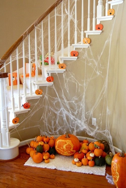halloween herbst dekorationen innen treppen flur kürbisse