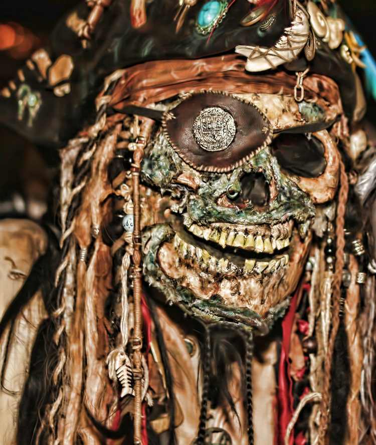 halloween kostüme maske pirat totenkopf hut augenklappe