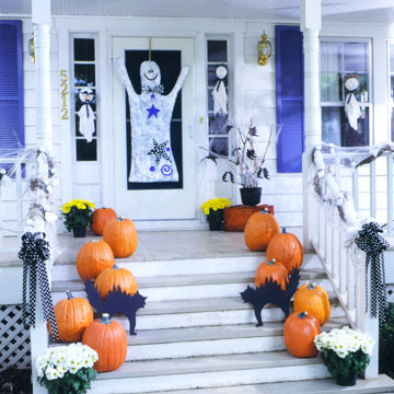 haus halloween deko veranda kürbisse gespenster