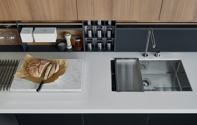 hochfunktionale küchen varenna poliform arbeitsplatte regale spüle