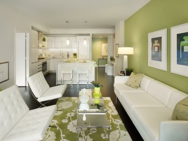 klassisches Wohnzimmer grün weiß Küche