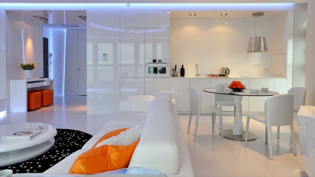 Zauberhafte LED-Lichteffekte in einer modernen Wohnung in Polen