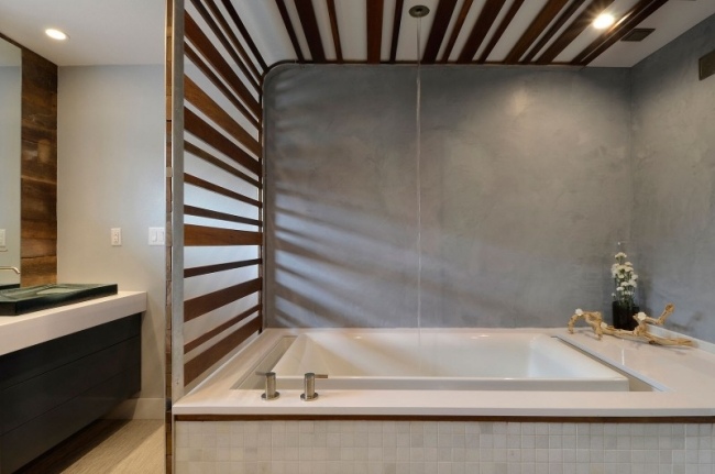 moderne badrenovierung badewanne dusche sichtbeton wand