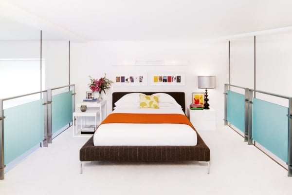 modernes schlafzimmer hoch bett geländer matt glas