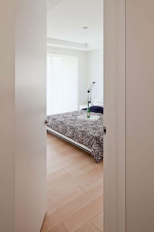 modernes zen design Wohnhaus schlafzimmer dielenboden