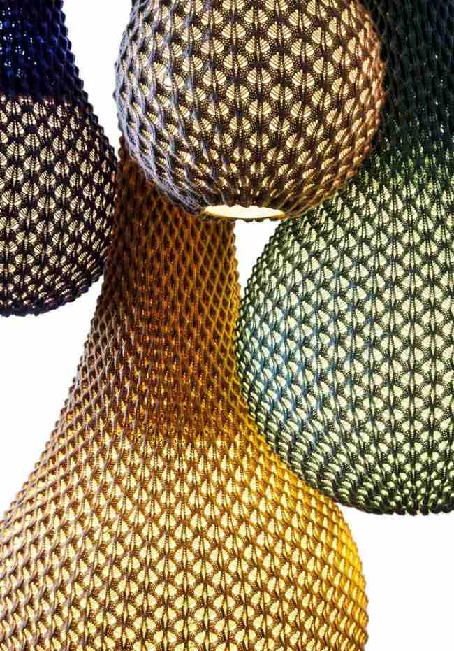 strickwolle detail gestrickte designer lampen von ariel zuckermann
