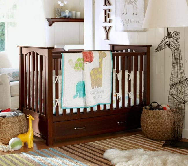 süße Babyzimmer Einrichtung Girafen Lampe Textilien Deko