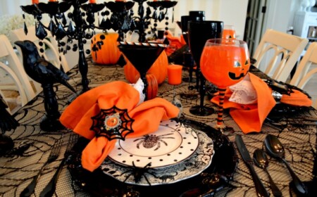 tischdeko halloween party elegant teller servietten orange raben spinnen