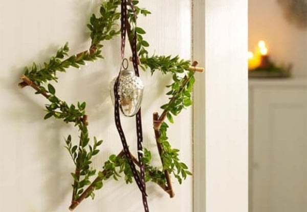 Dekokranz sternförmig Basteln zu Weihnachten Advent Baumzweige Mistel-Glocke