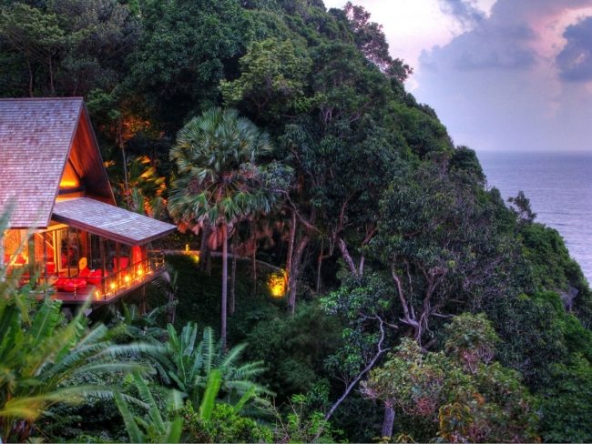 VIlla Exterior im tropischen Wald-Traditionelle Architektur Thailand