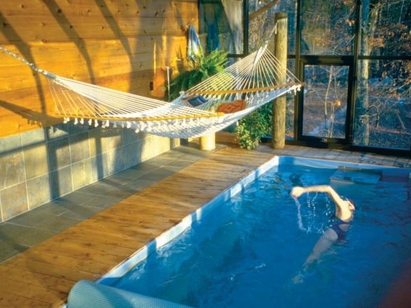 Entspannung Wasser therapie-Endless Pool-Schwimm anlage Hängematte Holz gestell