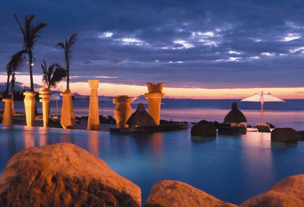 Hotel Pools Top Besten Mauritius-Turtle Bay-Infinity Pool-Oberoi Sonnenuntergang genießen