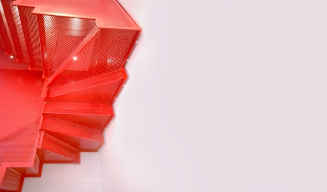 Rote Treppe-Stufen Geländer Perforiert Blech-Stahl Struktur durchsichtig