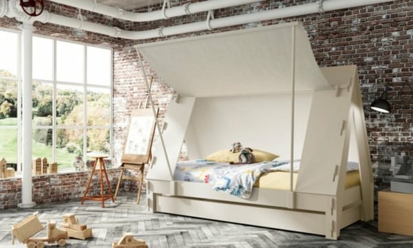 Kinderbett schönes Design skandinavische Einrichtung aufrollbare Tür