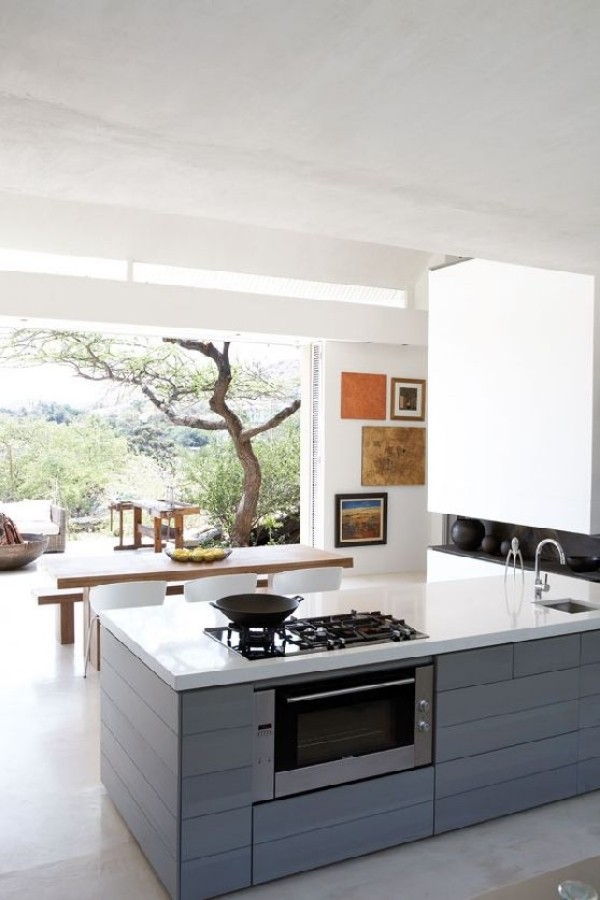 Küche Küchenblock Verglasung modern Ausstattung integriert eingebaut Backofen schwarz -weiß Wand