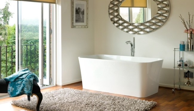 Einrichtung Spiegel Badezimmer-Badewanne Design modern Edge kantig-geometrisch weiß