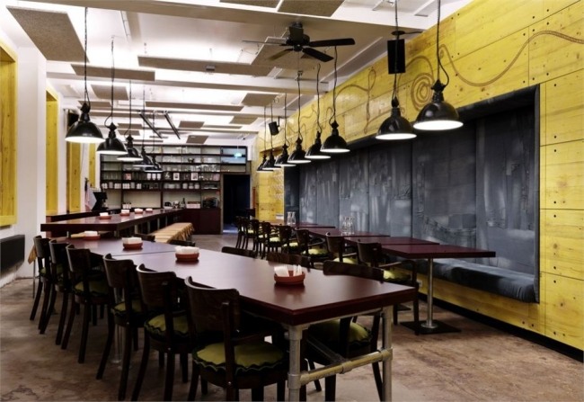Restaurant Pendelleuchten-Buffet Design Bar Stühle-Wand Gelb