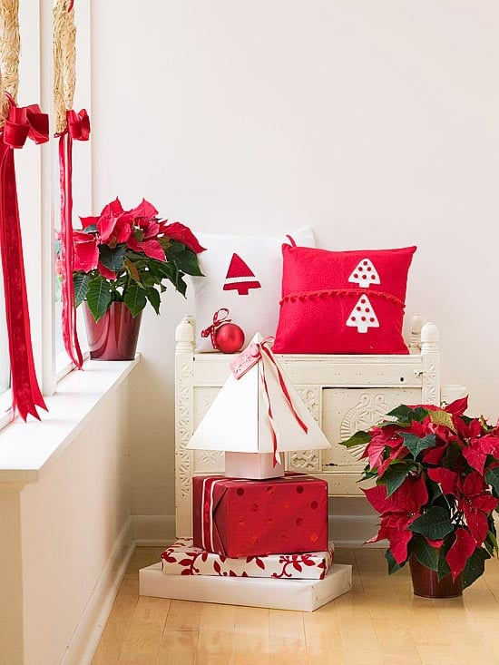 Rot-Weiß Deko Ideen Weihnachten weiche Stoffe-Kissen Ornamente bänder