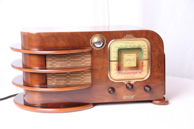 Vintage Radio-Apparate von Paul Sanders– Wohnaccessoire für Retro-Fans