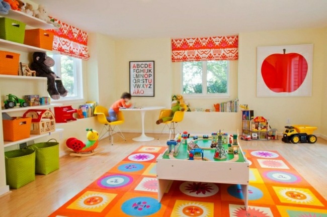 Stauraum orange Farbe schön Teppich Jungenzimmer