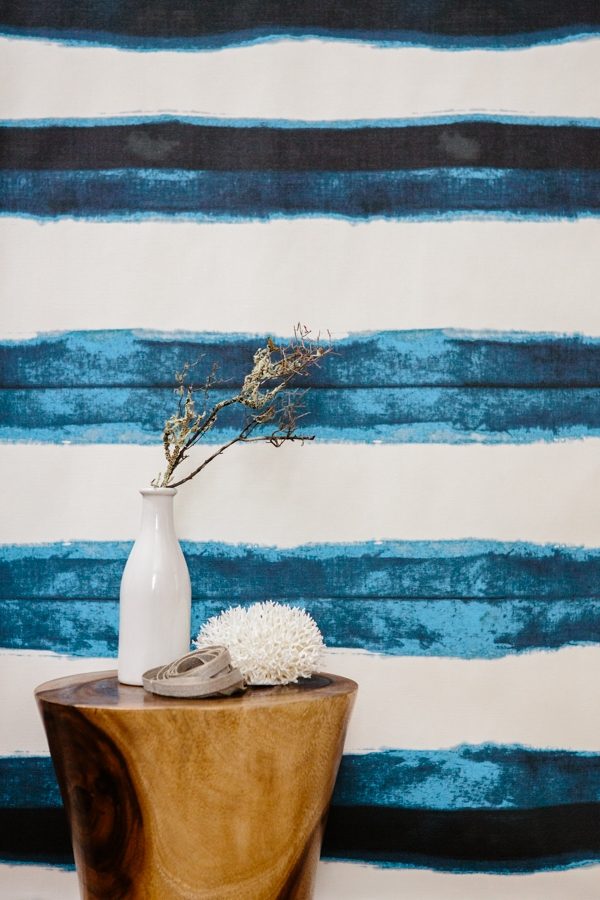 Waagerechte Muster-Shibori Tapeten modern design-weiß blau-changierend Blaunuancen