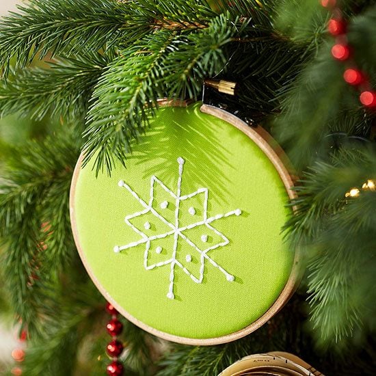 Weihnachten Tannenbaum Ornamente Basteln-giftgrün-Schneeflocke Motive-Dekorieren