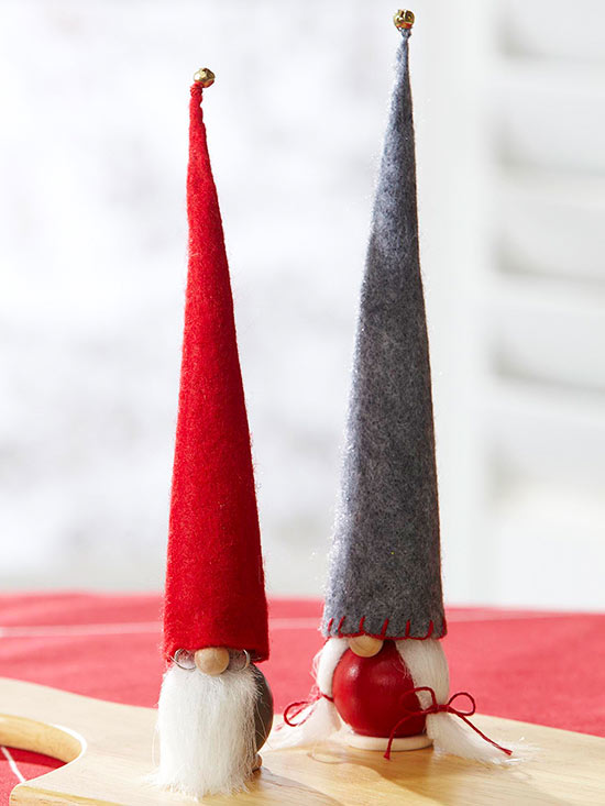 Weihnachten Dekoideen-Basteln Zwerge-mini Ideen Tischdeko-Zwergenmütze Filz