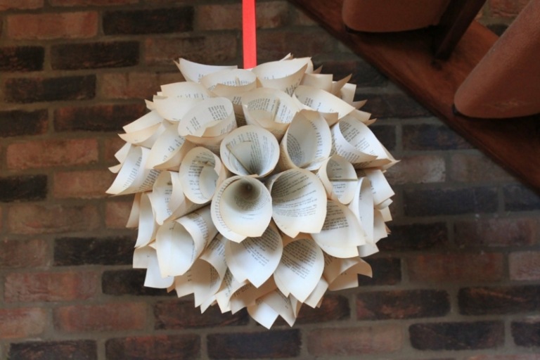 bastelideen mit papier trichter form kugel buecher idee diy