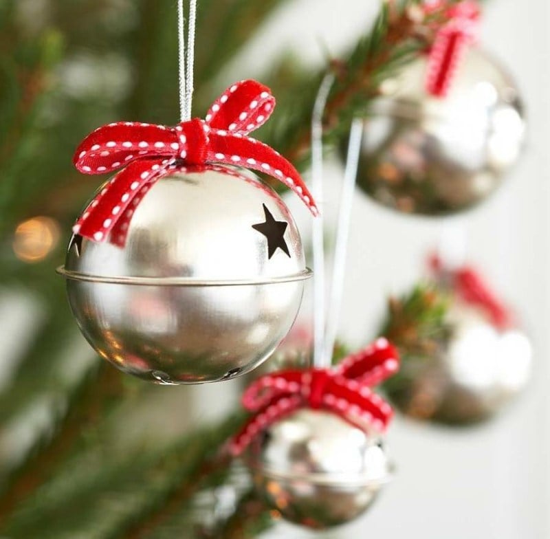 bastelideen mit weihnachtsglocken inspirationen dekoration silber stern schleife