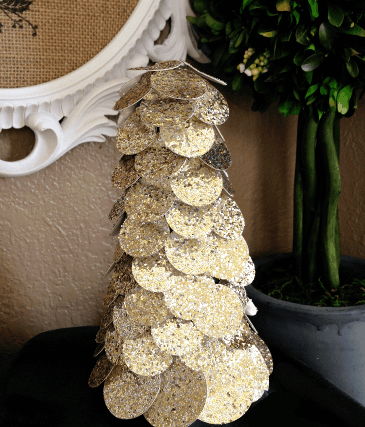 basteltipps für weihnachten gold glitzer tannenbaum plaettchen