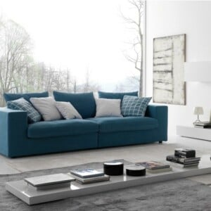 blaues Sofa modernes Wohnzimmer einrichten Kauftipps Hersteller Europa