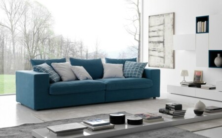 blaues Sofa modernes Wohnzimmer einrichten Kauftipps Hersteller Europa