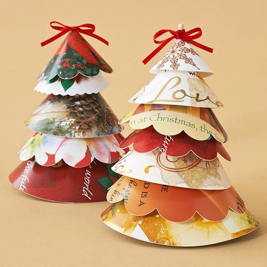 buntes Tonpapier-Basteln mini Tannenbaum Weihnachten