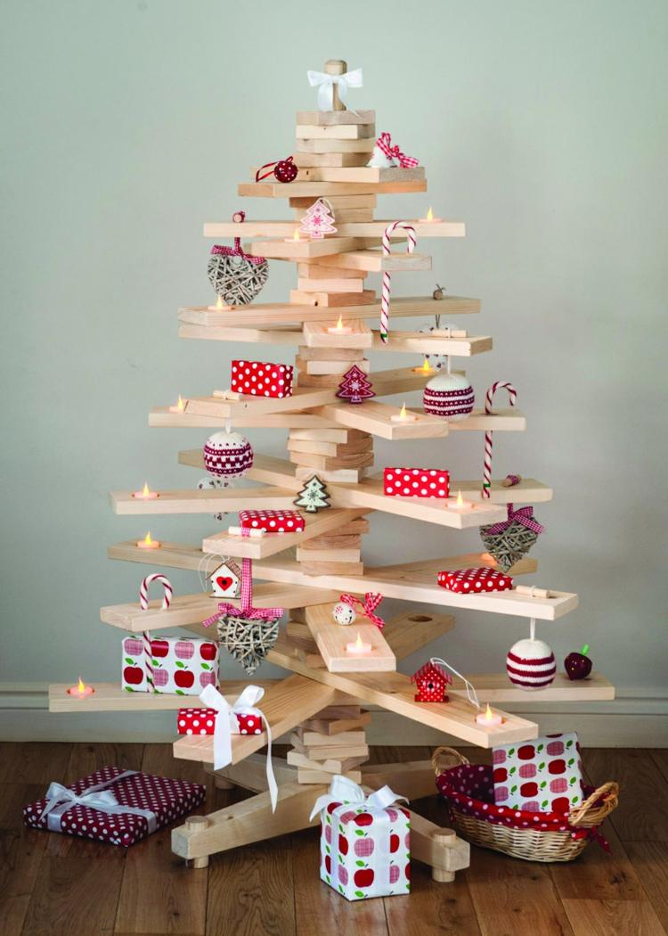 deko für weihnachten holz tannenbaum bretter geschenke christbaumschmuck