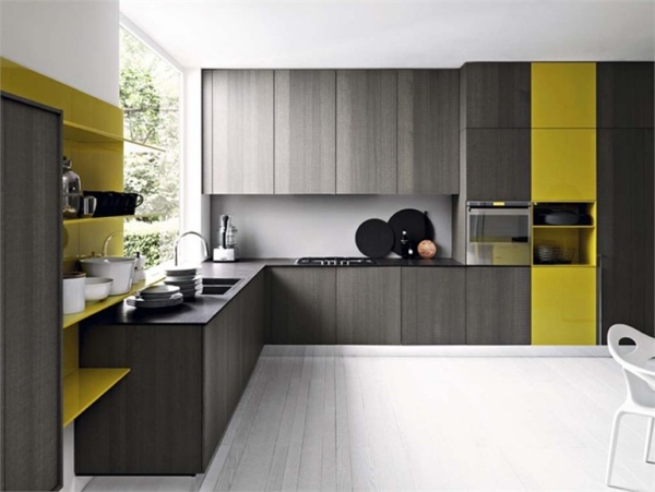 küche italienisch modern design harmonische farbtöne gelb dunkel grau
