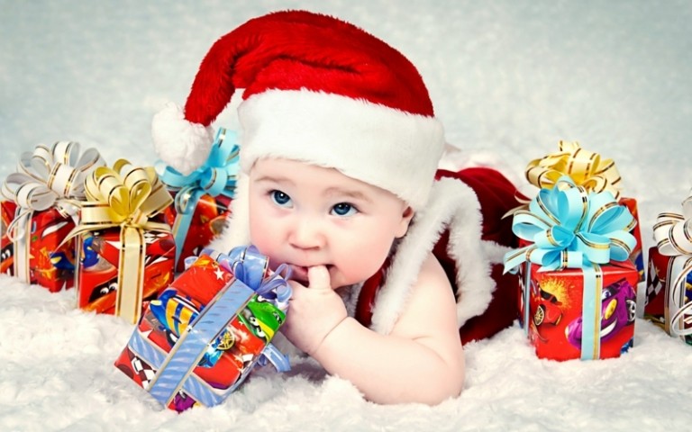 erste weihnachten mit baby dekorationen ideen geschenke muetze