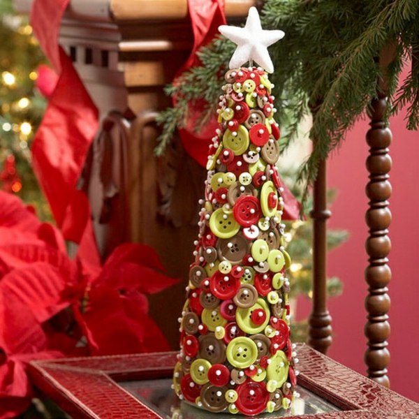 festliche Tischdeko Weihnachtsbaum Knöpfe Papier rot grün