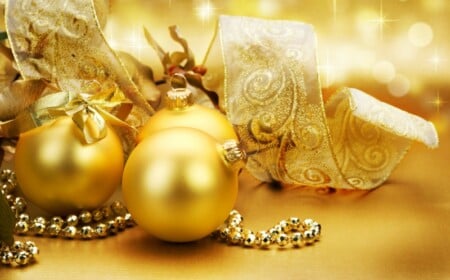 goldene weihnachtsdeko ideen einrichtung modern elegant kette kugel band