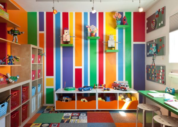 helles Kinderzimmer Farben Wandregale Kommode Schrank Schreibtisch
