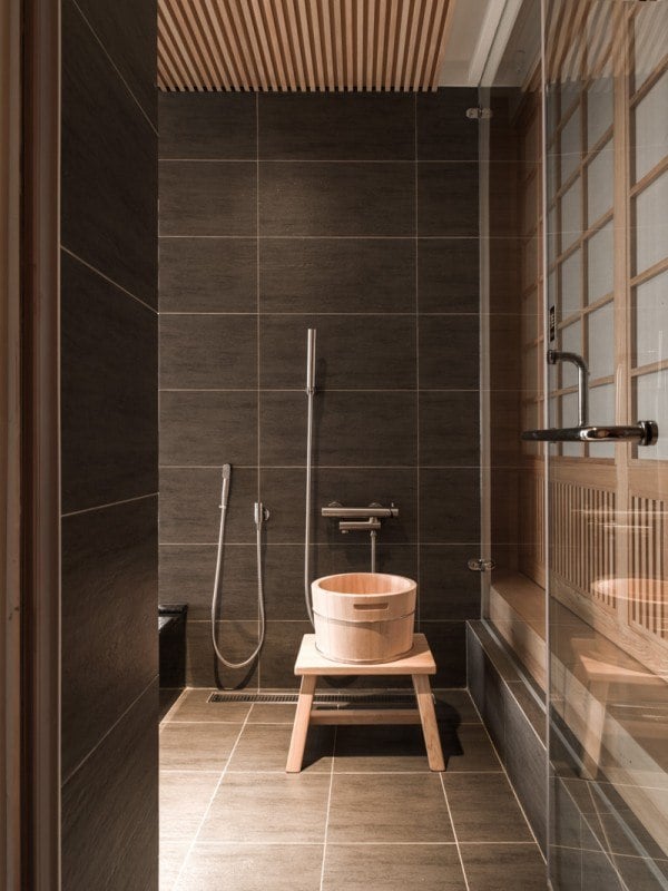 minimalistisch bad modern wohnung japanisch innendesign architektur fliesen