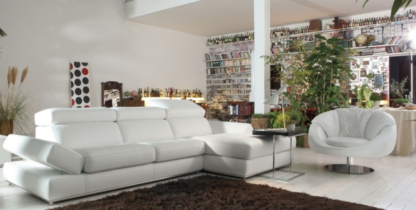 Wohnzimmer weiße Farbe Lederbezug italienische Möbel