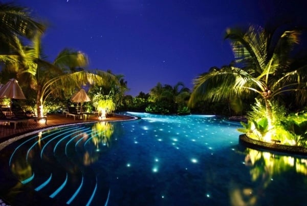 haa arif riesiger pool effektvoll luxus hotel malediven trendig