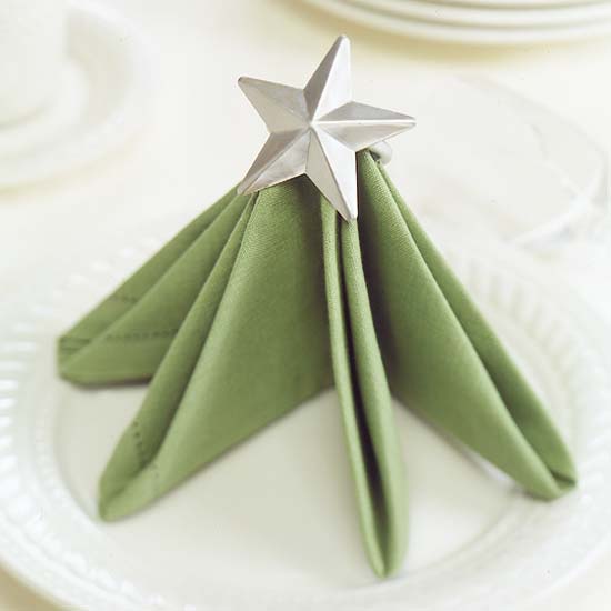 servietten falten weihnachten stern grün silber serviettenring