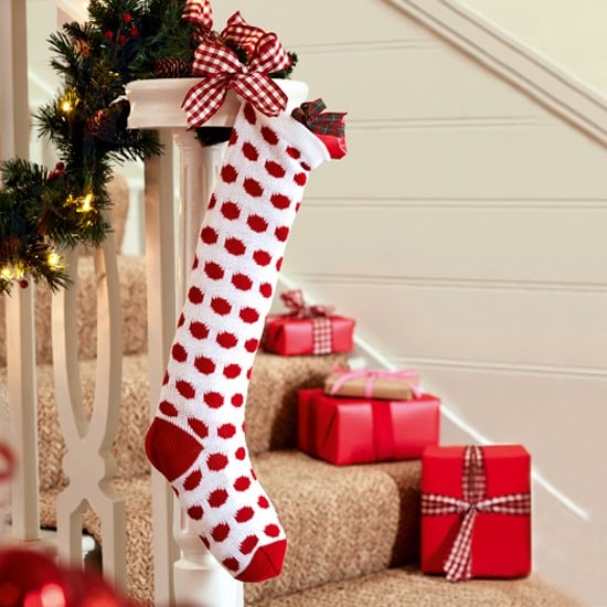 socken rot weiß treppengeländer dekorieren weihnachten